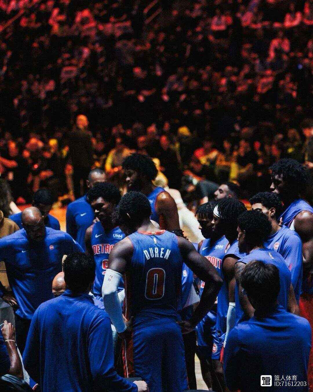 满冠体育数据分析-塞维利亚训练开放日；今晨再遭质疑引欢呼；NBA季后赛在即；年轻球员得到机会(马刺队21号是谁)